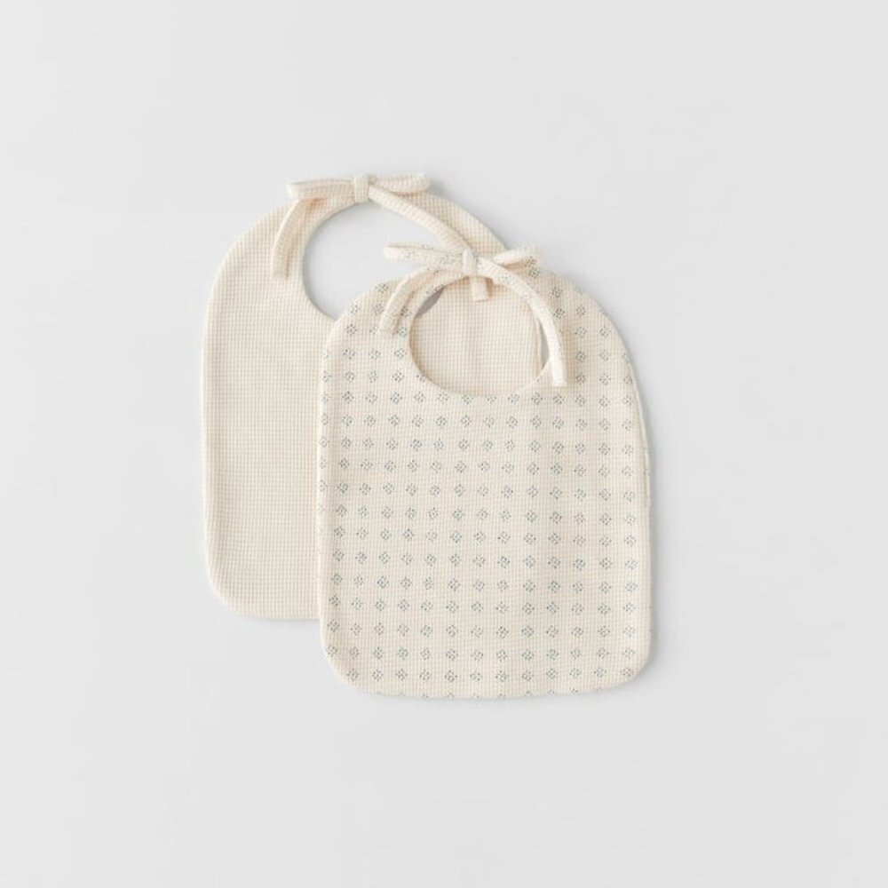 ZARA TWO PACK OF GEOMETRIC BIBS CRUDE SIZE   | 4174/518/ 712